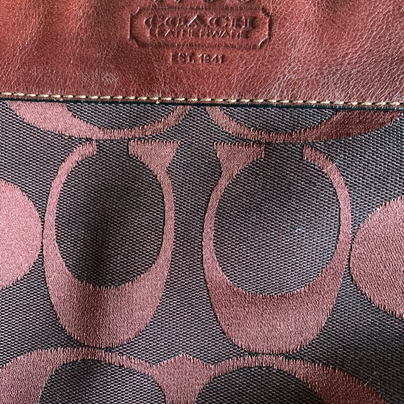 Coach Large Zoe Aubergine Signature Print Shoulder Bag - Picture 8 of 10
